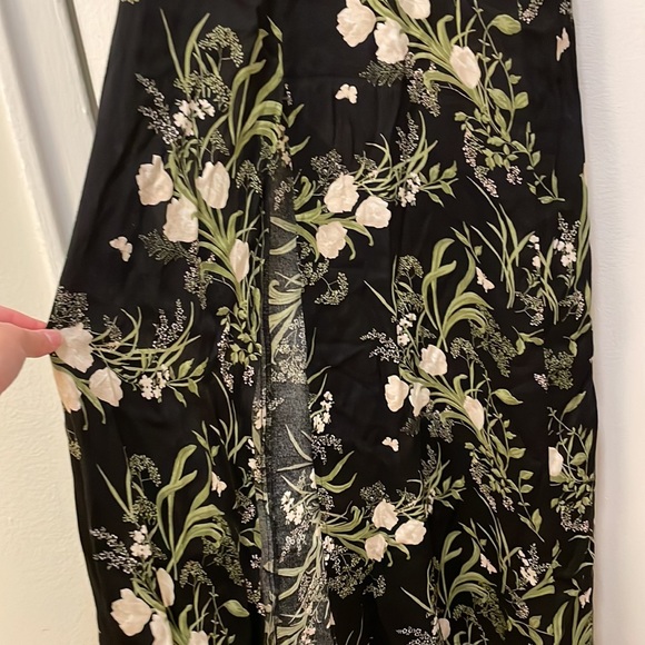 Reformation Gavin dress in black floral size 0 - Picture 4 of 7